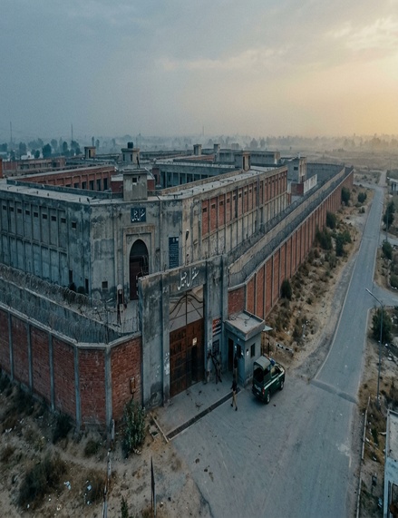 prison_facility_439x571